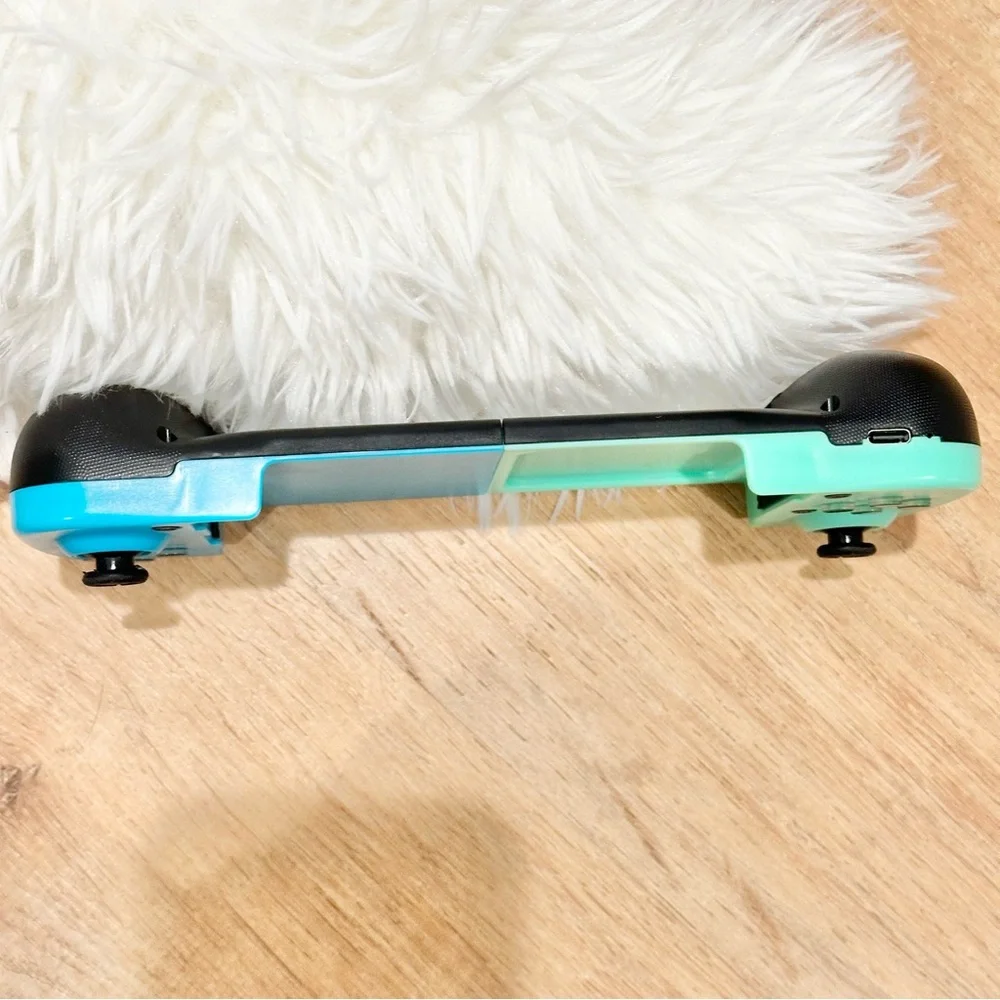 Green & Blue Bluetooth Mobile Gaming Controller